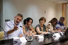 El delegado de Familias, Igualdad y Bienestar Social, Pepe Aniorte, ha asistido a la primera sesión del Observatorio Municipal contra la LGTBIfobia - AYUNTAMIENTO DE MADRID