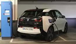 Archivo – Punto de recarga eléctrica de BMW Ibérica en Madrid. – BMW – Archivo