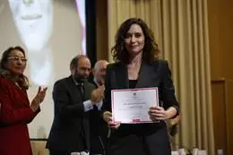 La presidenta de la Comunidad Isabel Díaz Ayuso, nombrada por la Universidad Complutense de Madrid (UCM) alumna ilustre – EUROPA PRESS – ALEJANDRO MARTÍNEZ