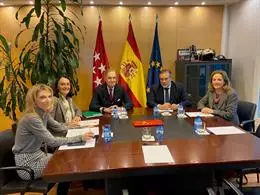El consejero de Presidencia, Justicia e Interior, Enrique López, se reúne con una delegación de la Unión Interprofesional de la Comunidad de Madrid. - COMUNIDAD