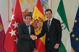 El presidente de la Junta de Andalucía, Juanma Moreno, con José Luis Martínez-Almeida – JUNTA DE ANDALUCÍA