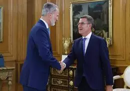 El Rey recibe en audiencia a Alberto Núñez Feijóo, presidente del PP. – CASA DE S.M. EL REY