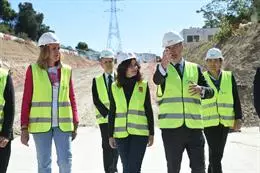 La presidenta de la Comunidad de Madrid, Isabel Díaz Ayuso visita las obras del nuevo colector de agua de Pozuelo de Alarcón - EUROPA PRESS - GUSTAVO VALIENTE