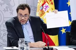 El ministro de Transportes y Movilidad Sostenible, Óscar Puente, durante una rueda de prensa posterior a la reunión del Consejo de Ministros, a 7 de mayo de 2024, en Madrid (España). – Carlos Luján – Europa Press